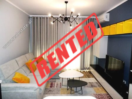 Apartament 1+1 me qera prane Ring Center ne Tirane.

Ndodhet ne katin e 3-te ne nje pallat te ri p