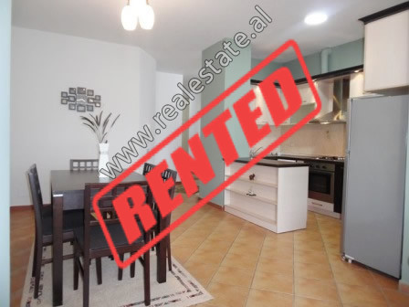 Apartament 2+1 me qera ne fillim te rruges Pjeter Budi ne Tirane.

Ndodhet ne katin e 2-te nje pal