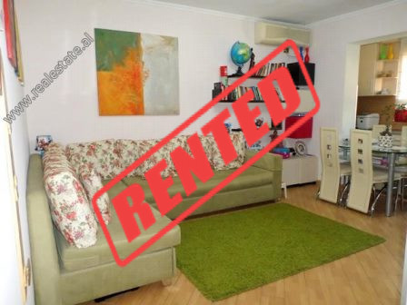 Apartament 1+1 me qera ne rrugen Qemal Guranjaku ne Tirane.

Pozicionohet ne katin e 4-te te nje p
