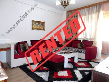 Apartament 2+1 me qera ne rrugen Sali Butka ne Tirane.

Ndodhet ne katin e 5-te te nje pallati te 