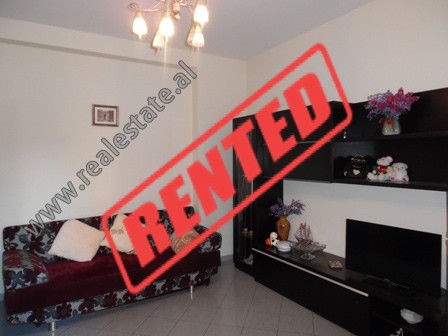 Apartament 2+1 me qera ne rrugen Islam Alla, prane rruges se Kavajes ne Tirane.

Ndodhet ne katin 