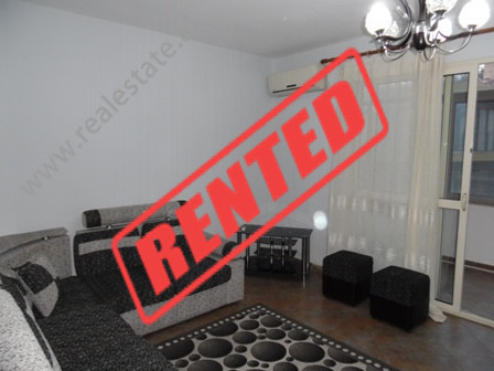 Apartament 1+1 me qera ne rrugen Shefqet Kuka, ne Tirane.

Shtepia ndodhet ne katin e 2-te te nje 