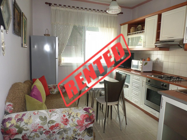 Apartament 2+1 me qera ne rrugen Vangjush Furrxhi ne Tirane.

Ndodhet ne katin e 4-te te nje palla