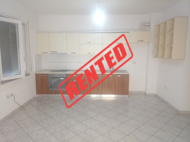 Apartament 2+1 me qera ne rrugen Peti ne Tirane.

Ndodhet ne katin e 2-te te nje pallati te ri me 