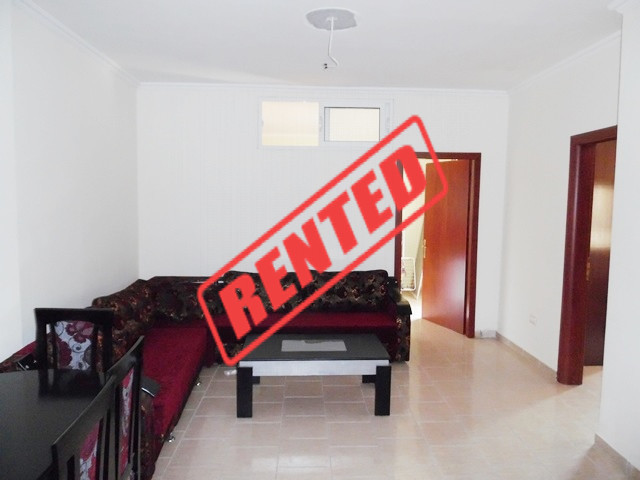 Apartament 2+1 me qera prane restorant Freskut ne Tirane.

Shtepia ndodhet ne katin e 2-te te nje 