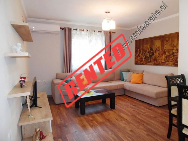 Apartament 2+1 me qera ne rrugen Gjin Gjergji ne Tirane.

Ndodhet ne katin e 1-re te nje ndertese 