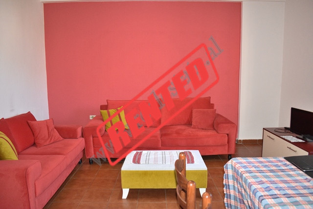 Apartament 1+1 per qira ne rrugen Haxhi Hysen Dalliu.

Apartamenti ndodhet ne katin e shtate te nj