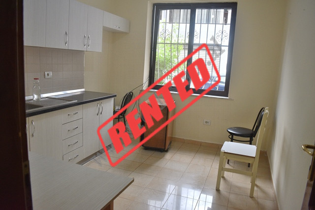 Apartament 1+1 me qira ne rrugen Vaso Pasha ne Tirane.
Apartamenti ndodhet ne katin e pare te nje p