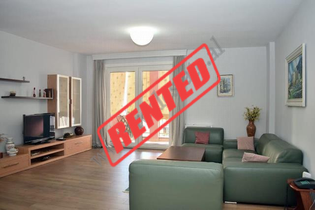 Apartament 3+1 me qira ne rrugen Marco Bocari ne Tirane.
Apartamenti ndodhet ne katin e trete te nj