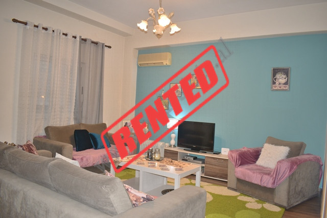 Apartament 1+1 me qira ne rrugen Mujo Ulqinaku ne Tirane.
Apartamenti ndodhet ne katin e dyte te nj