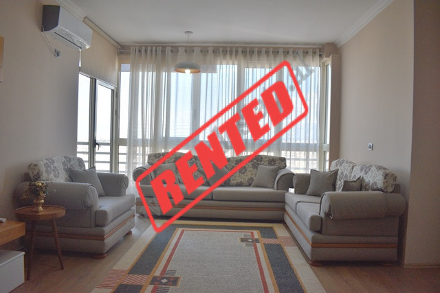 Apartament 2+1 me qira ne rrugen Panorama ne Tirane.
Apartamenti ndodhet ne katin e 11 te nje palla