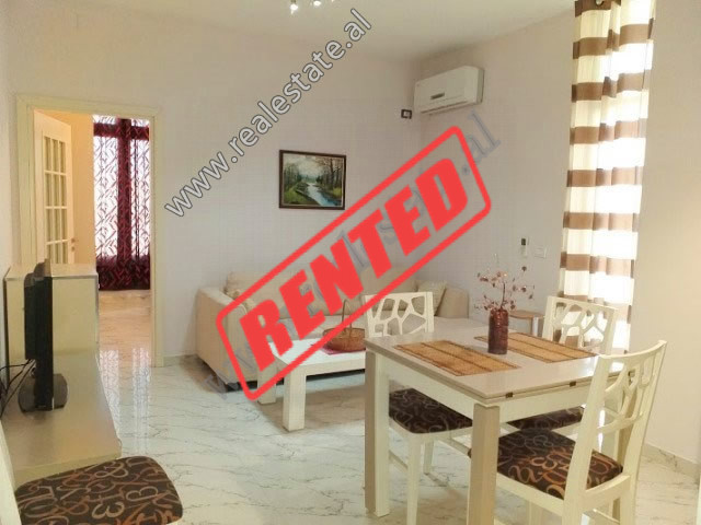 Apartament 1+1 prane qendres Globe ne Tirane.

Apartamenti ndodhet ne katin e dyte te nje pallati 