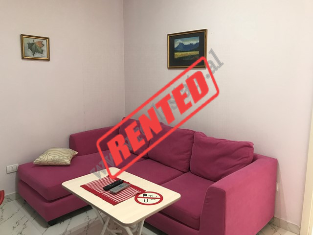 Apartamenti ndodhet ne katin e 3-te te nje ndertese te re.

Siperfaqja totale e apartamentit eshte