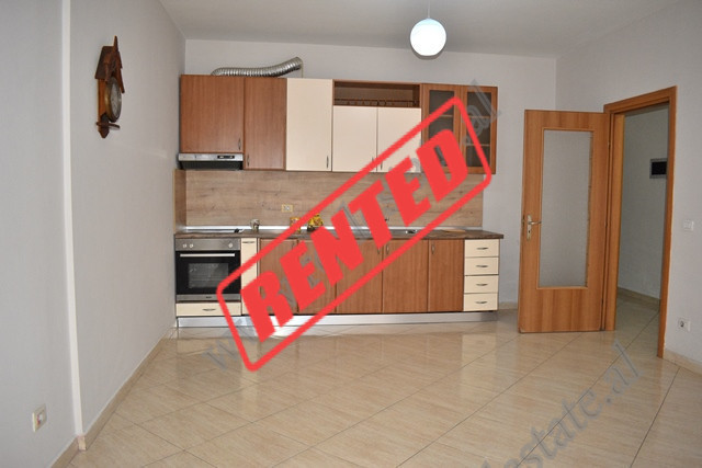 Apartament 2+1 me qira ne rrugen Eshref Frasheri &nbsp;shume prane kompleksit Vizion Plus ne Tirane.