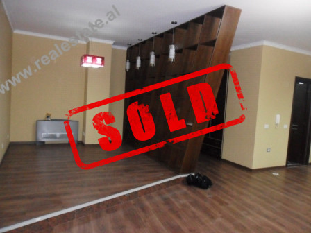 Apartament 3+1 ne shitje ne rrugen Tish Daija ne Tirane.
Apartamenti ndodhet ne katin e VI te nje p