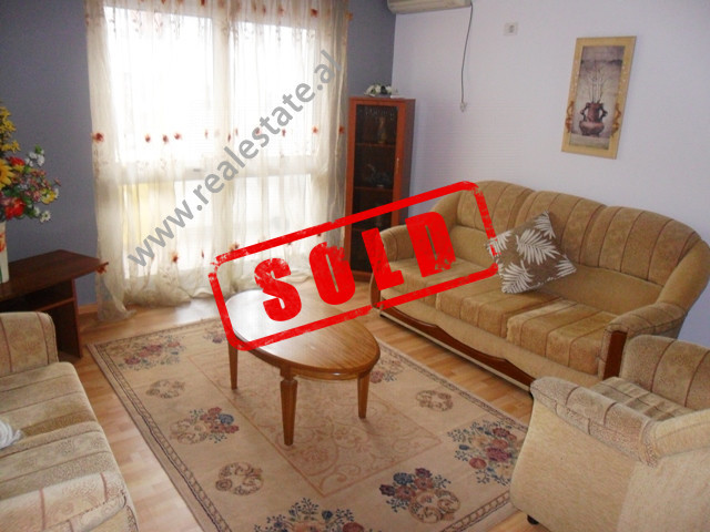 Apartament 2+1 per shitje ne qender te Tiranes.

Apartament ndodhet afer Cirkut te Tiranes , pozic