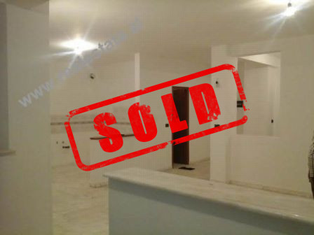 Shitet apartament 3 + 1 ne rrugen Taulantia , ne Durres.

Apartamenti ka nje siperfaqe prej 136 m2