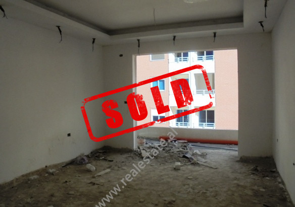 Apartament per shitje ne rrugen&nbsp; Aleksandri I Madh ne Tirane.
Pozicionohet ne katin e 6-te te 