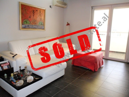 Apartament me qera ne rrugen Dervish Hima ne Tirane.

Ndodhet ne katin e 8-te ne nje pallat te ri,