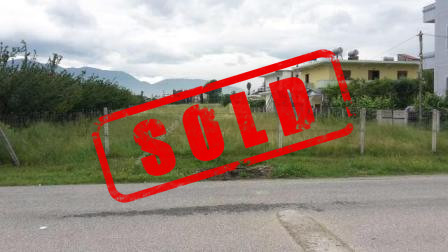 Land for sale close to Qtu, in Tirana-Durresi &nbsp;Highway.

The land has a surface of 6000 m2.
