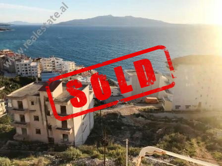 Apartment for sale close to Skenderbeu Street in Saranda.

It is situated on the 6-rd floor of a n