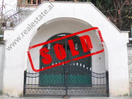 Villa for sale in Kleanthi Koci street in Kinostudio area in Tirana.

The surface of the construct