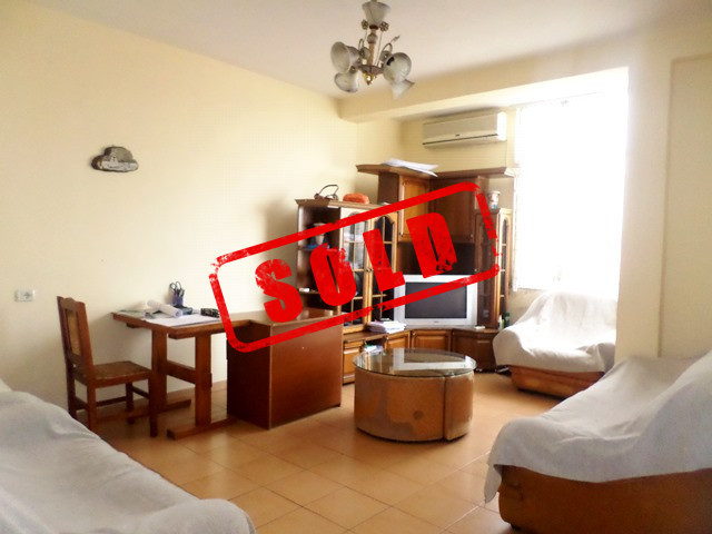 Apartament 3+1 per shitje ne rrugen Selaudin Zorba ne Tirane.

Ndodhet ne katin e 3-te banim nje p