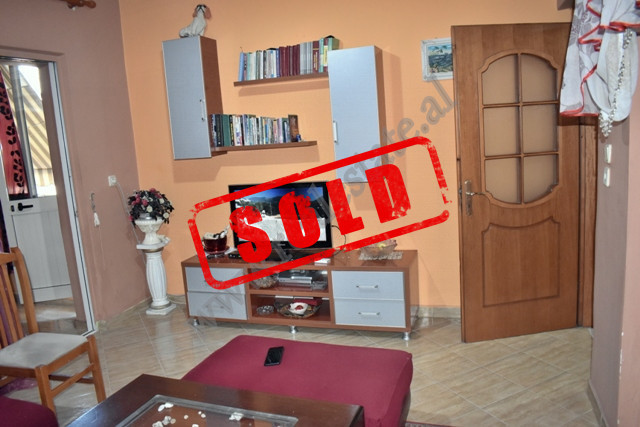 
Apartament 2+1 per shitje ne rrugen Memo Meto ne Tirane.
Ndodhet ne katin e 5-te nje pallati te v