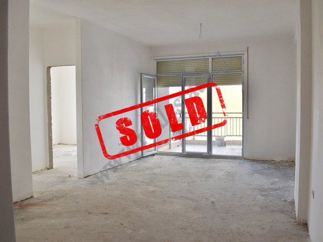 Three bedroom apartment for sale close to Lapraka area in Tirana.
It is situated on the fourth floo