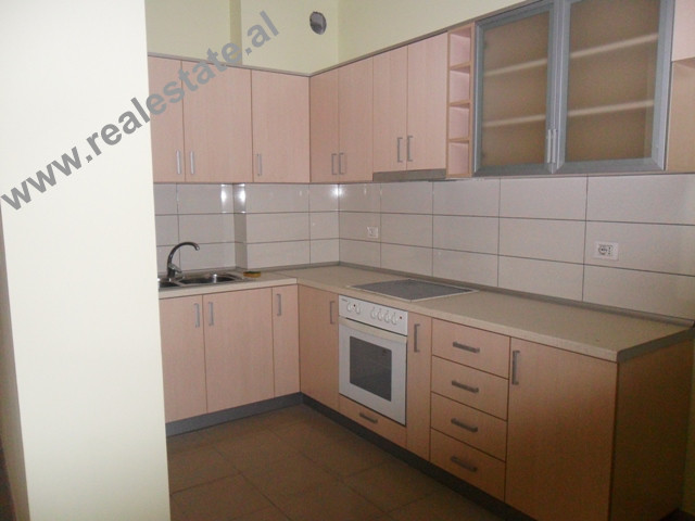 Apartament 3+1 ne shitje ne qender te Tiranes (TRS-413-56)