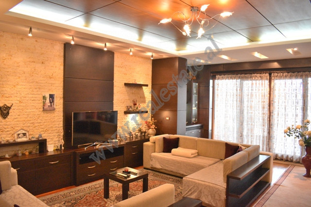 Apartament 3+1 me pishine ne shitje prane Ministrise se Jashtme ne Tirane