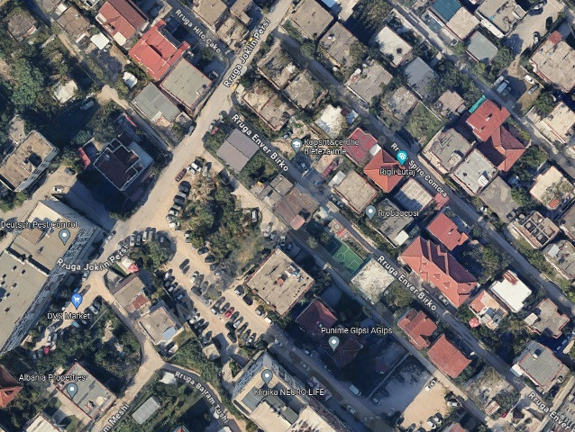 Toke per shitje ne zonen e Yzberishtit ne Tirane