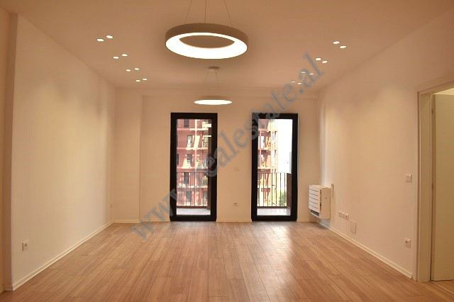Ambient zyre me qira tek Tirana Garden Building ne Tirane