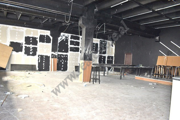 Magazine me qira ne rrugen Siri Kodra ne Tirane