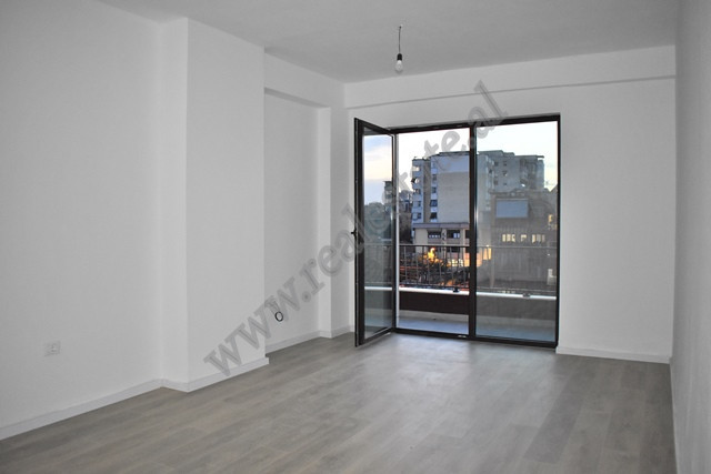 Zyre me qira prane zones se Myslym Shyrit ne Tirane