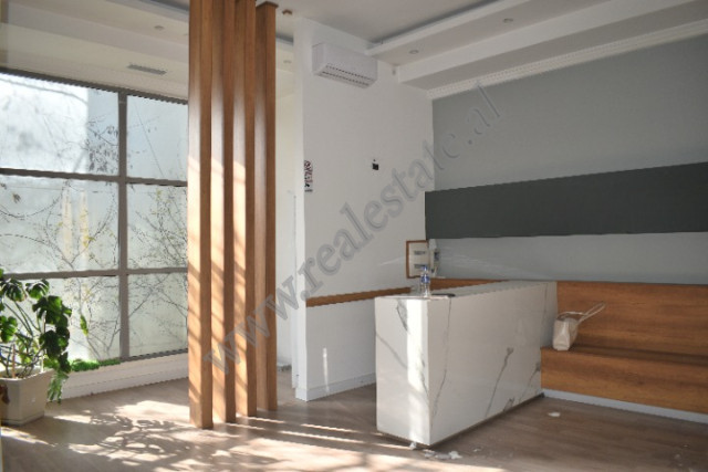 Zyre per qira ne Laprake ne Tirane