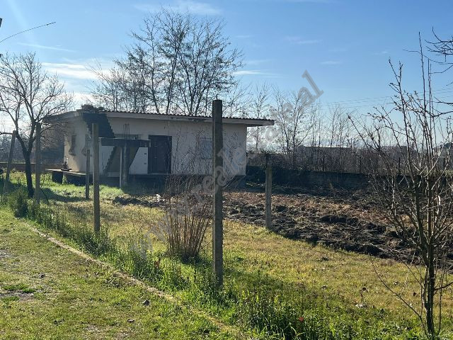 Shtepi 1 kateshe ne shitje ne Qereke, prane aeroportit te Rinasit
