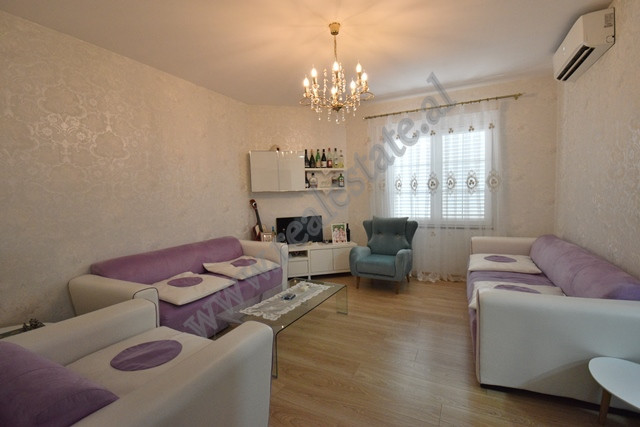 Apartament 3+1 me qira prane Residences Amerikane ne Tirane