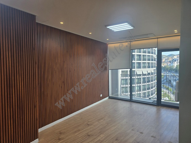 Ambient zyre me qira tek Lake View Residence ne Tirane