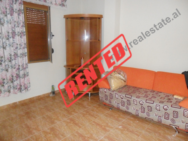 Apartament 1+1 me qera prane Zogut te Zi ne Tirane (TRR-413-6)