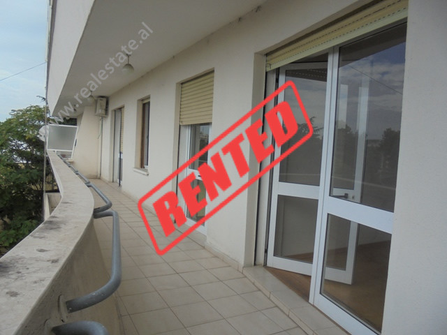 Ambjent per zyra me qera te Blloku i Ambasadave ne Tirane (TRR-313-41)