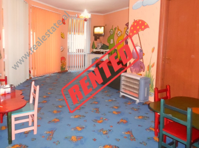 Cerdhe per femije me qera ne zonen e Misto Mames ne Tirane (TRR-216-44b)