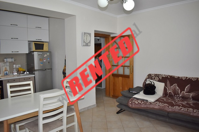 Apartament 3+1 me qira prane rruges Fortuzi ne Tirane