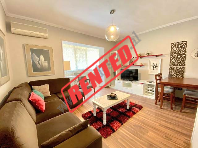 Apartament 3+1 per qira prane rruges se Barrikadave ne Tirane