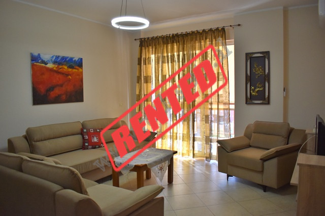 Apartament 3+1 me qira prane Kishes Katolike ne Tirane