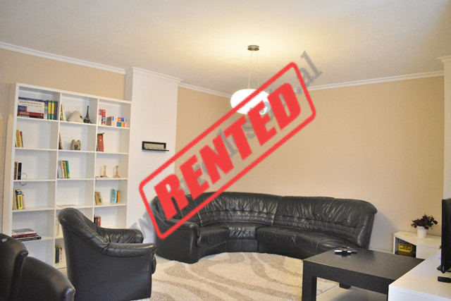 Apartament 3+1 me qira prane Qendres ne Tirane