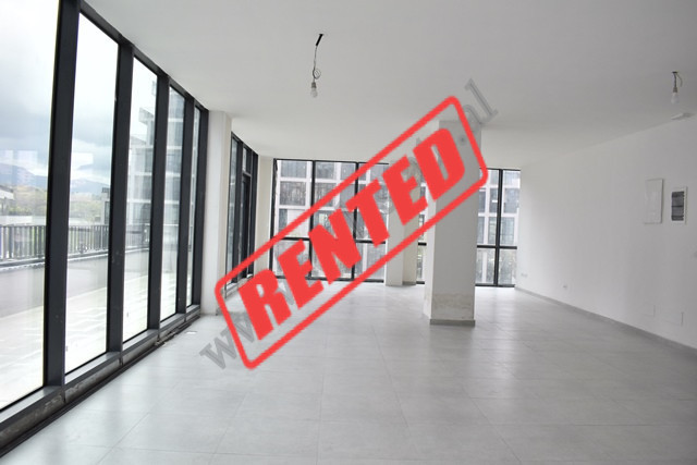 Ambient zyre me qira tek Residenca Lake View ne Tirane