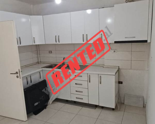 Apartament 3+1 me qira ne zonen e Xhamllikut ne Tirane