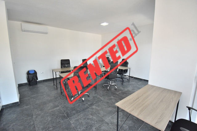 Ambient zyre me qira te Zogu i Zi ne Tirane