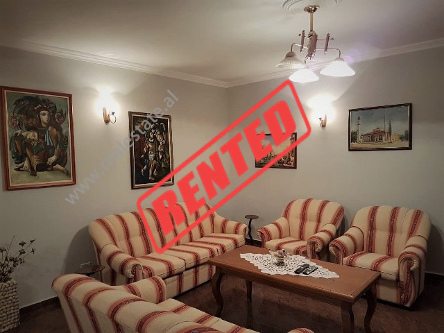 Apartament 1+1 me qera ne qender te Tiranes